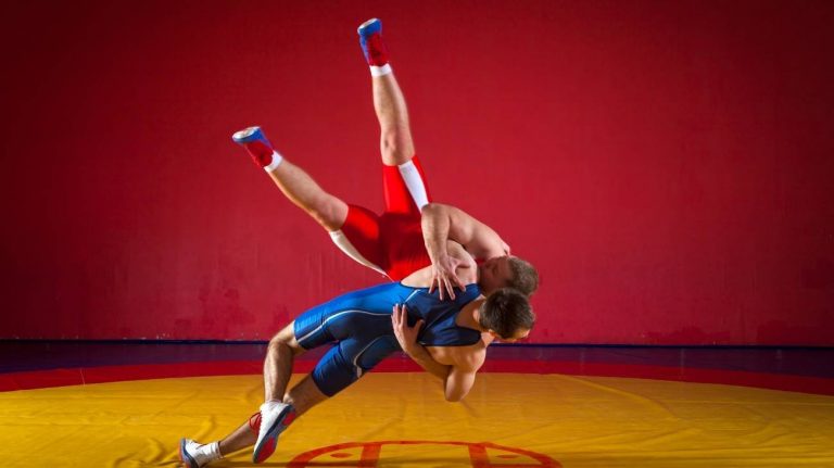 How to choose the best shoulder support & braces for wrestling sports?