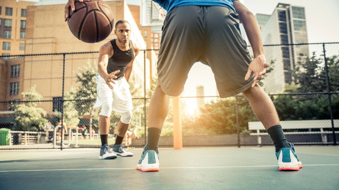 ¿Cómo elegir las mejores rodilleras deportivas de compresión para baloncesto?