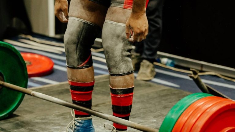 How to choose the best knee sleeves & braces for weightlifting, squat and fitness sports?