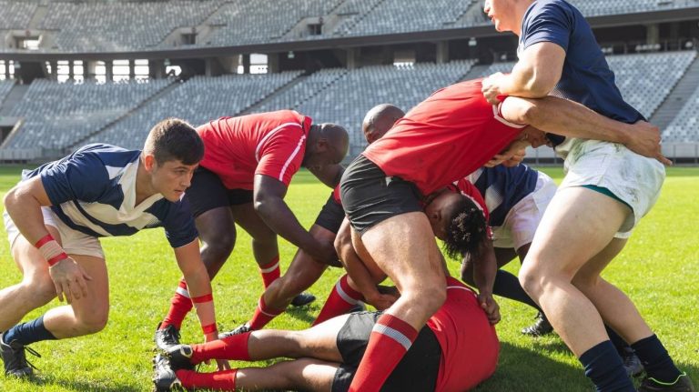 Buying Guide: How to choose the best knee sleeves & braces for rugby?