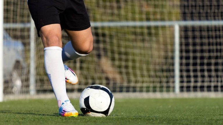 Cómo elegir los mejores calcetines y medias deportivas de compresión para fútbol