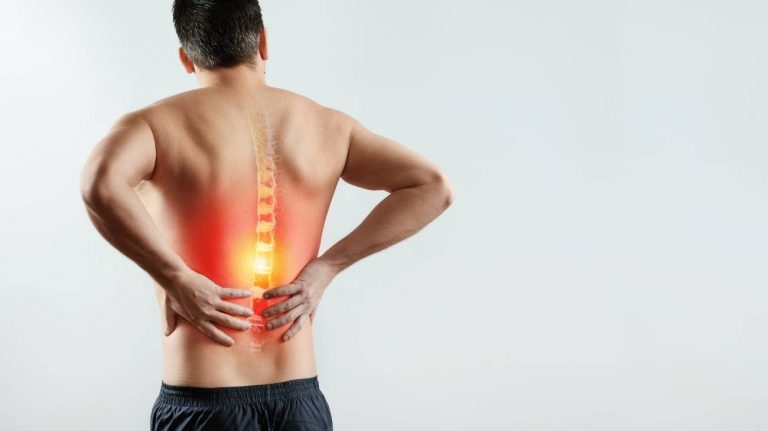 ¿Cómo usar la esterilla de acupresión para aliviar el dolor de espalda por ciática?