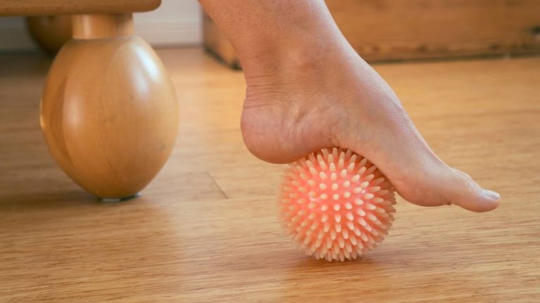 How to use the massage balls for plantar fasciitis?