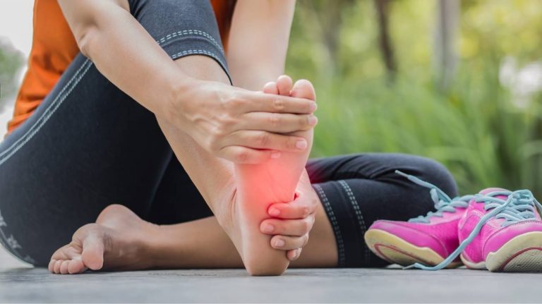 How do you use ice gel packs to help relieve plantar fasciitis pain?