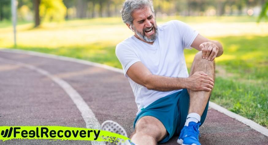 What are the symptoms of knee joint pain?