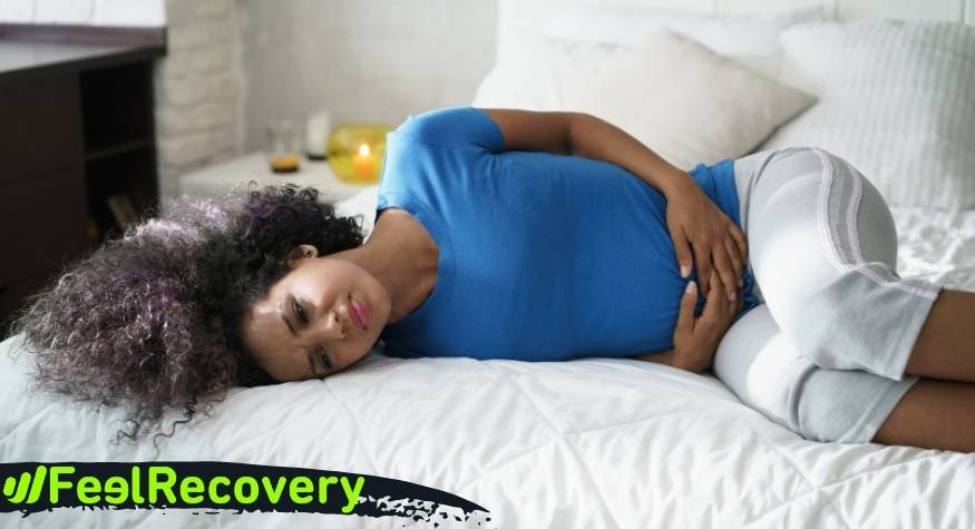 What are the symptoms of severe menstrual cramps?