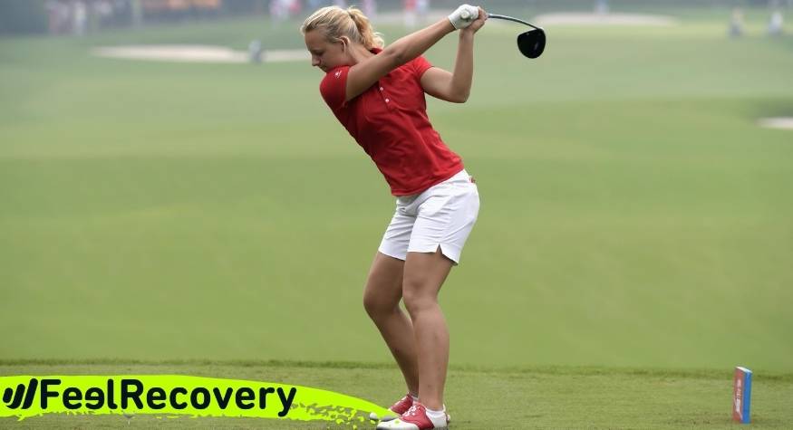 What are the most common types of hip injuries when playing golf?
