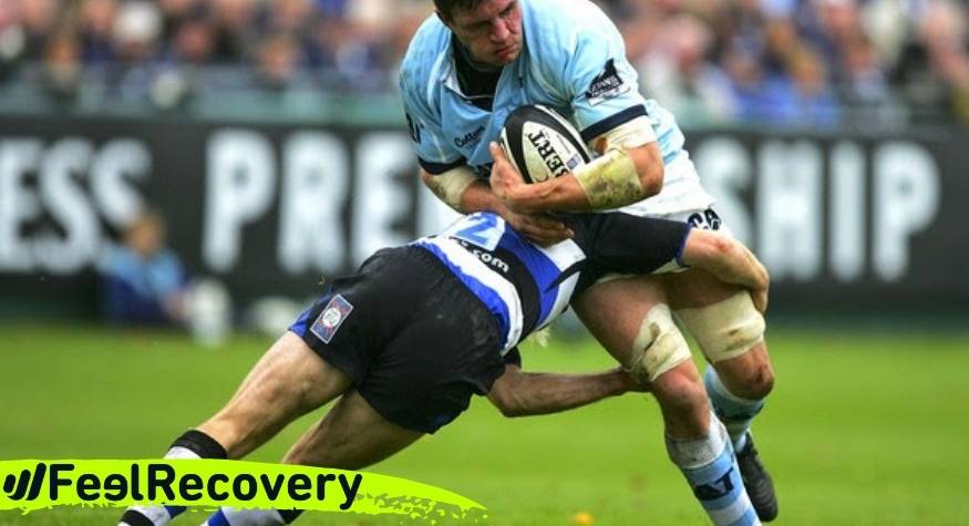 What are the most common types of knee injuries when playing rugby?