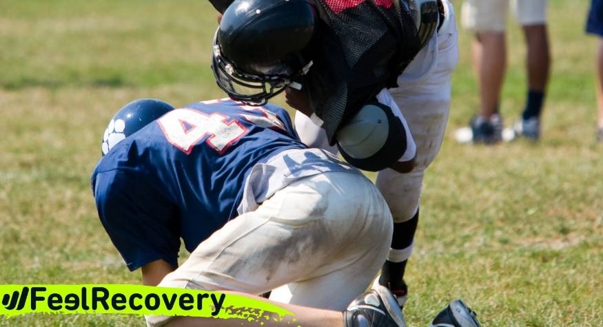 How to apply the RICE therapy to treat first aid injuries in football players