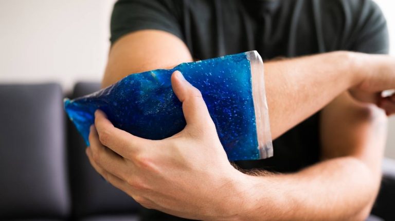 How do ice gel packs work and what are the health benefits?