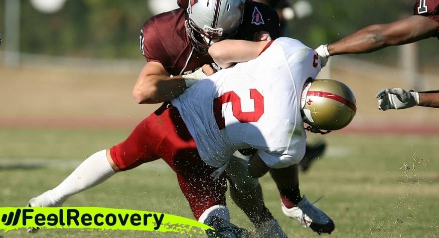 What are the most common types of knee injuries when playing football?